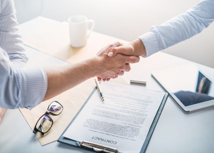 حفظ حقوق قانونی در معامله با قرارداد فروش حرفه ای